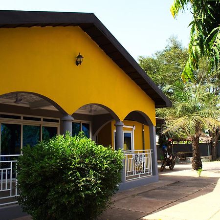 Tree House Hostel Tamale Exterior photo
